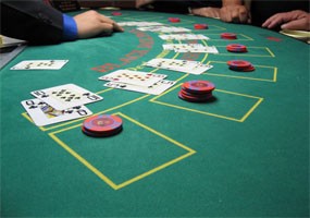 blackjack dealer och spelare